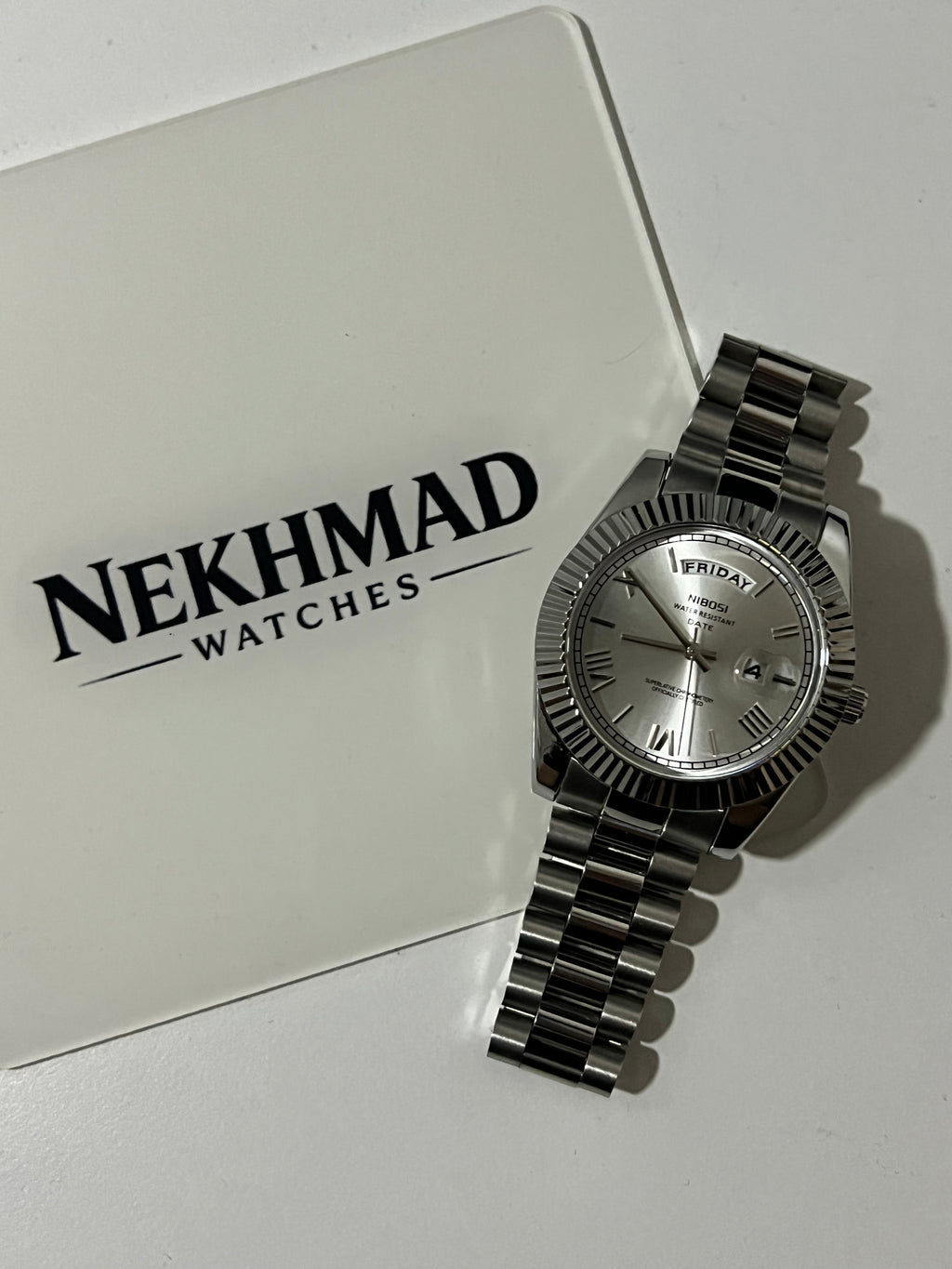 NIBOSI Mens Day-Date Watch — Silver Dial — Fluted Bezel — Stainless Steel