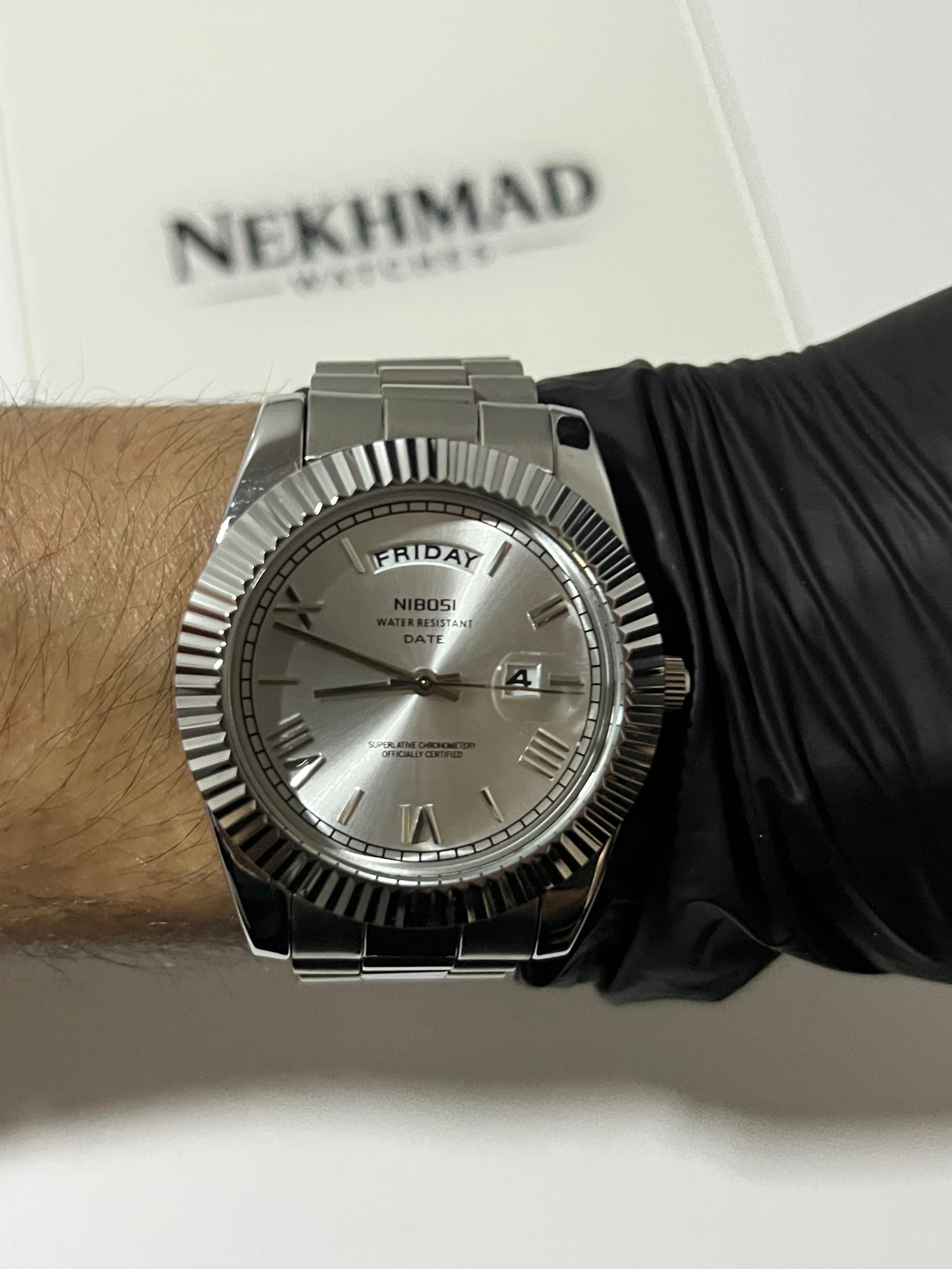 NIBOSI Mens Day-Date Watch — Silver Dial — Fluted Bezel — Stainless Steel